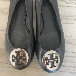 Tory Burch Minnie ballet flat size 8 black leather with silver logo